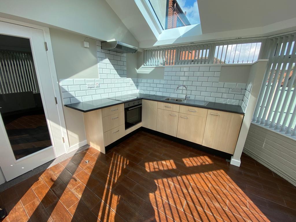 Brook End, Fazeley, Tamworth 2 bed apartment £900 pcm (£208 pw)