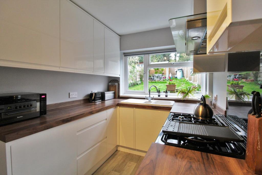 Widbury Gardens, Ware 4 bed detached house for sale £670,000