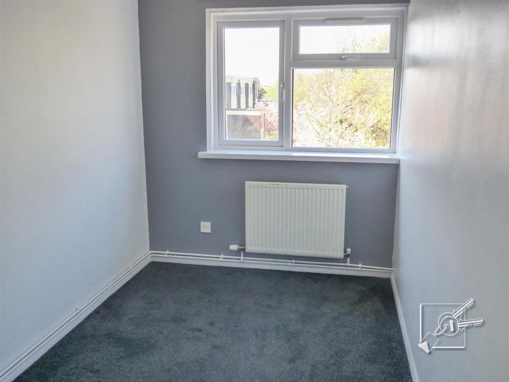 Bedroom 3: