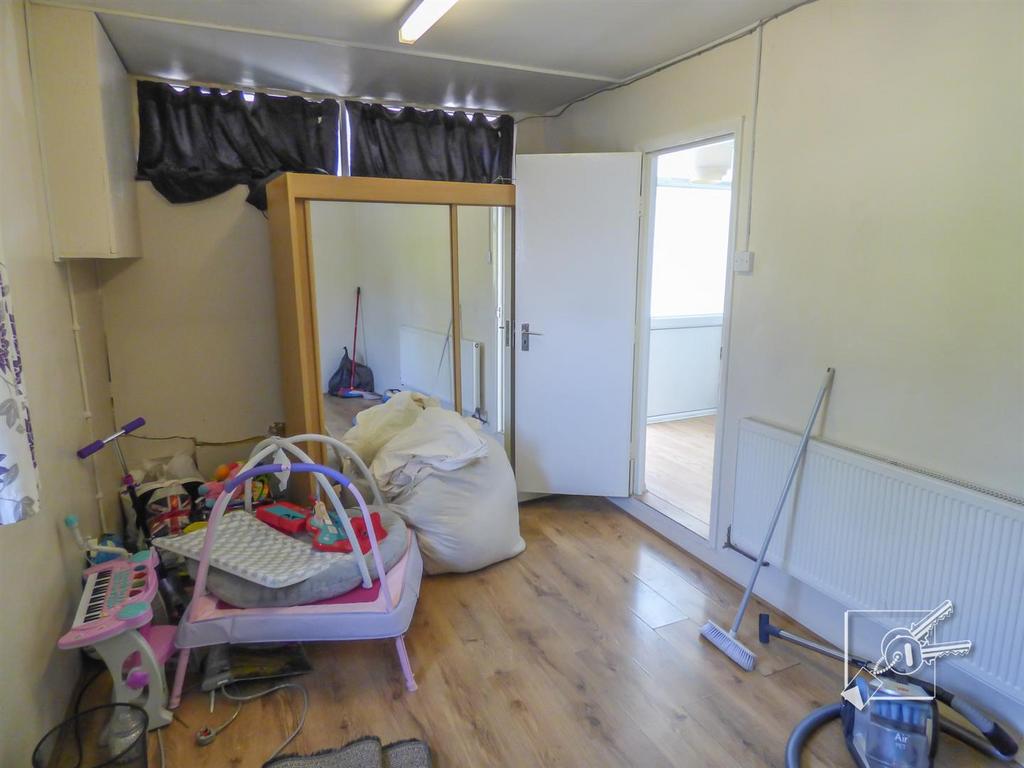 Garage: