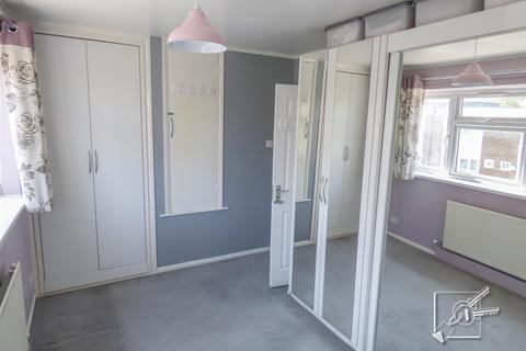 82 Fountain Walk, Northfleet, Gravesend, DA11 9LA