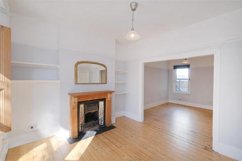 125 East Road, London, E15 3QS