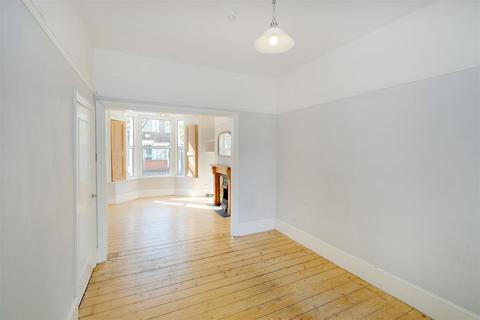 125 East Road, London, E15 3QS