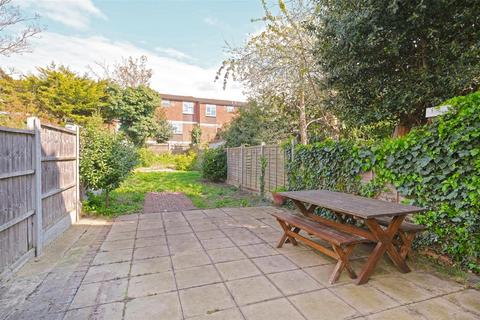 125 East Road, London, E15 3QS