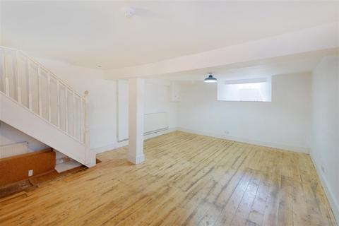 125 East Road, London, E15 3QS