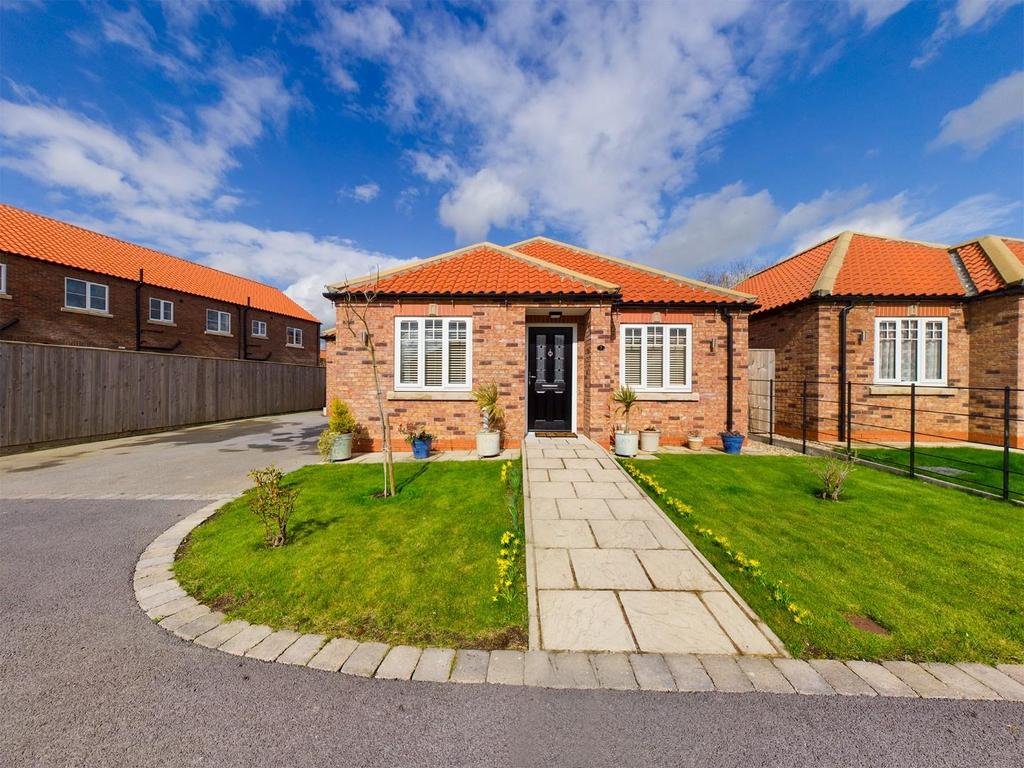 Sykes Close, Beeford, Driffield 3 bed house £1,000 pcm (£231 pw)