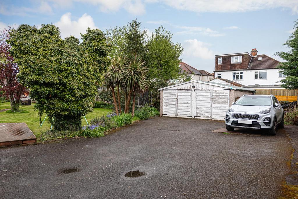 Worthfield close