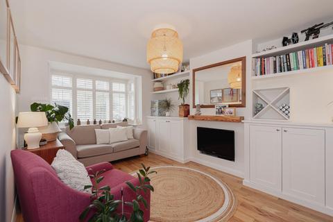 27 Worthfield Close, Epsom, KT19 9RF