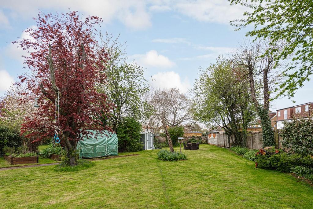 Worthfield close
