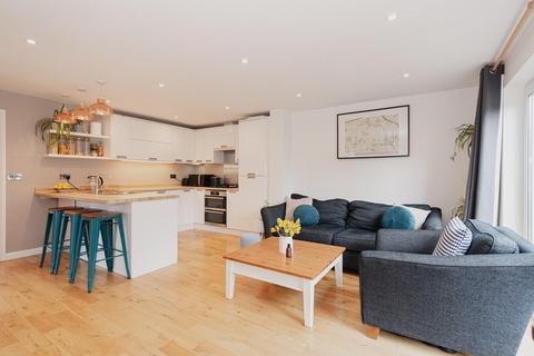 27 Worthfield Close, Epsom, KT19 9RF