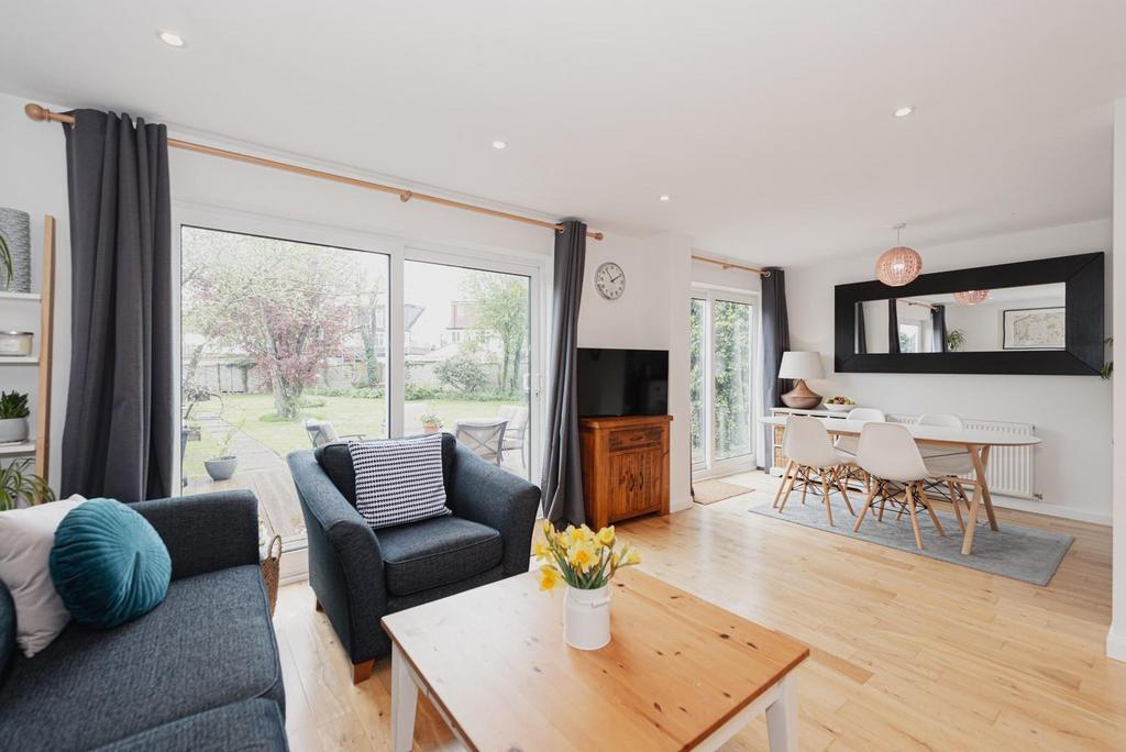 Worthfield close