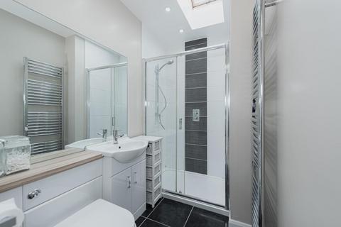 27 Worthfield Close, Epsom, KT19 9RF