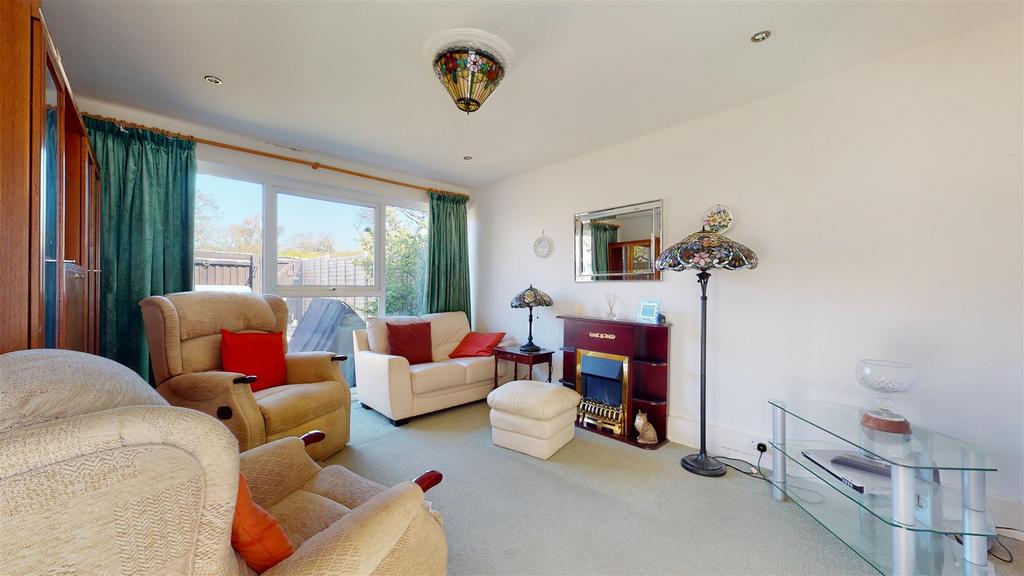 Hills Close, Great Linford, Milton... 3 bed bungalow £275,000