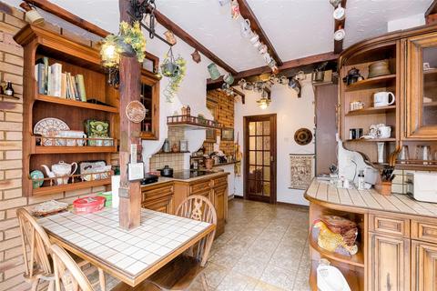 11 Woodberry Way, London, E4 7DY
