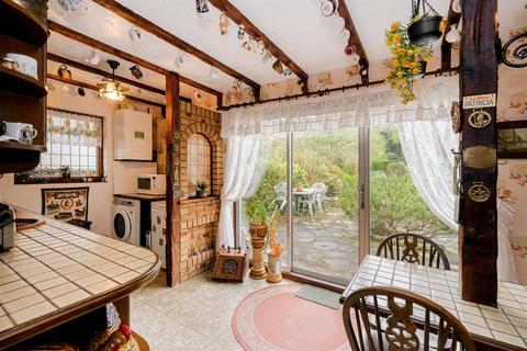 11 Woodberry Way, London, E4 7DY