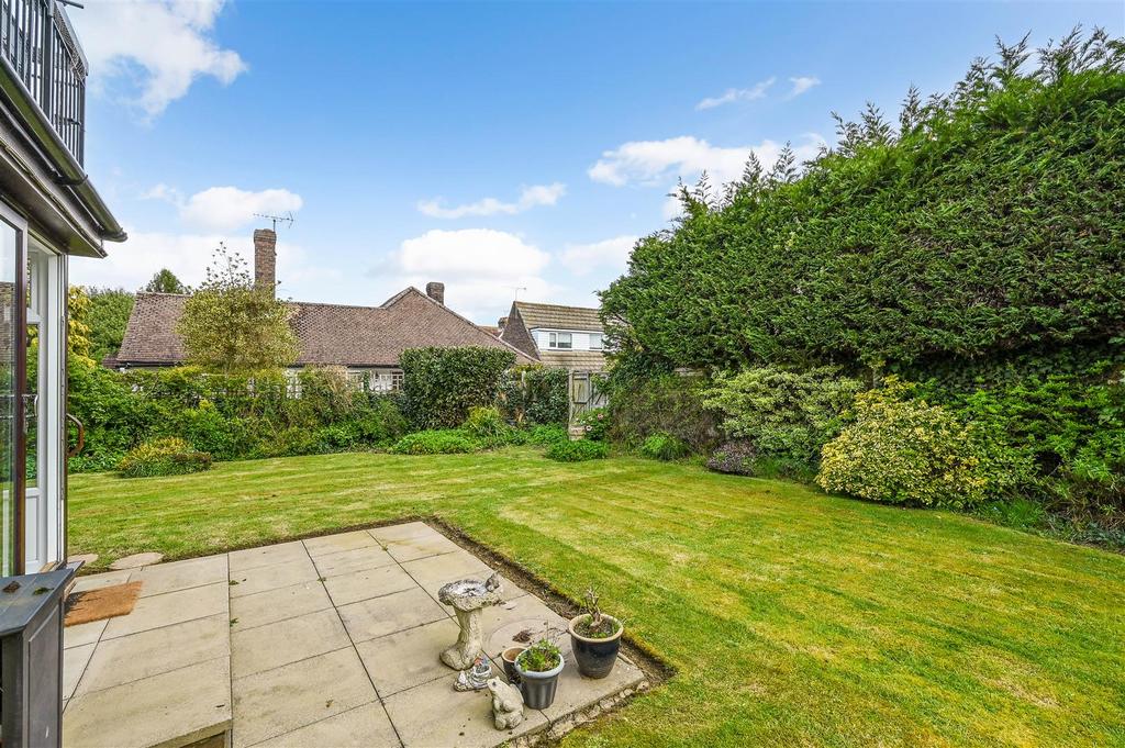 Barnham Road, Barnham 2 bed apartment £240,000