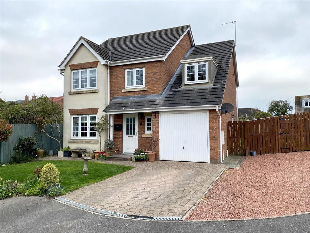 Bow Bridge Close, Market Weighton, York 5 bed detached house for sale