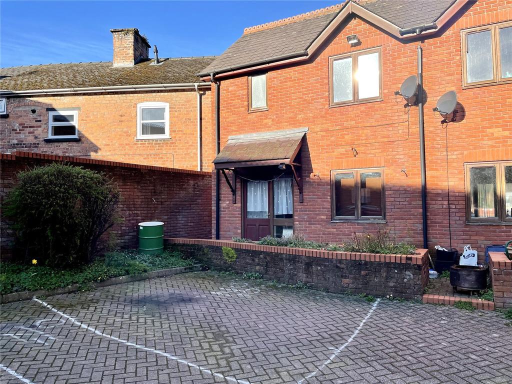 Hafren Court, Llanidloes, Powys, SY18 2 bed terraced house for sale £