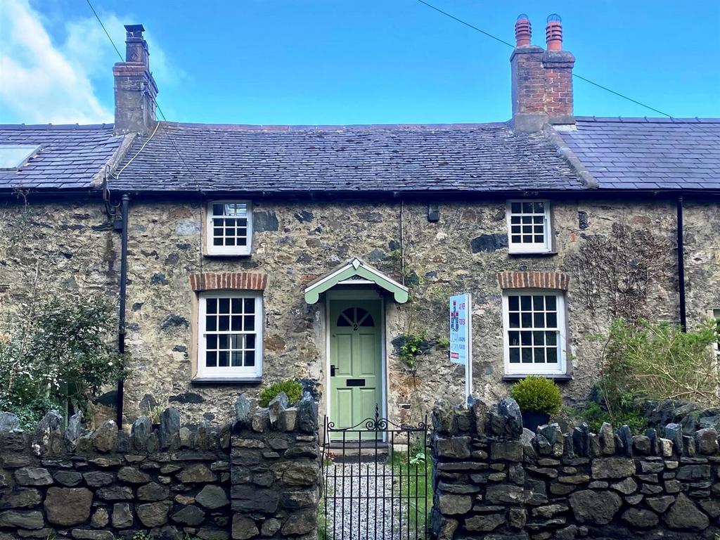 Ffordd Brynsiencyn, Llanfairpwllgwyngyll 2 bed terraced house for sale