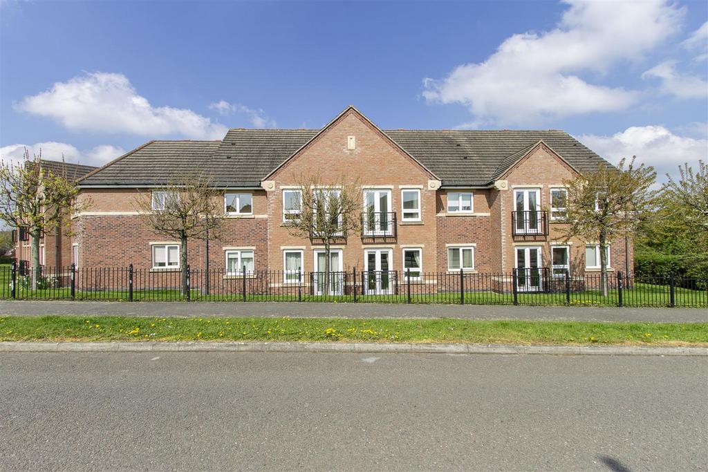 Eastwood Park Apartments, Rempstone Drive, Hasland, Chesterfield 2 bed apartment for sale £145,000