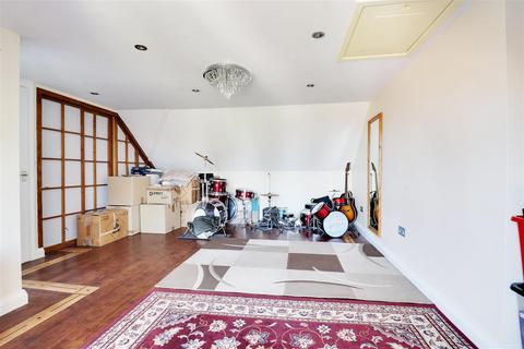 36 Riplingham Road, Kirk Ella, Hull, HU10 7TP