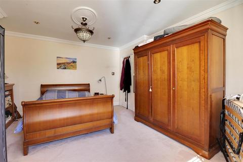 36 Riplingham Road, Kirk Ella, Hull, HU10 7TP