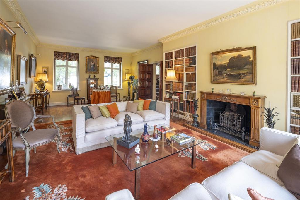 West Heath Avenue, NW11 5 bed detached house £4,250,000