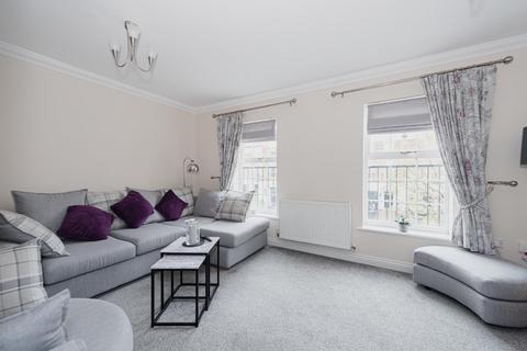 32 Cavendish Walk, Epsom, KT19 8AP