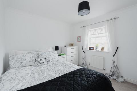 32 Cavendish Walk, Epsom, KT19 8AP