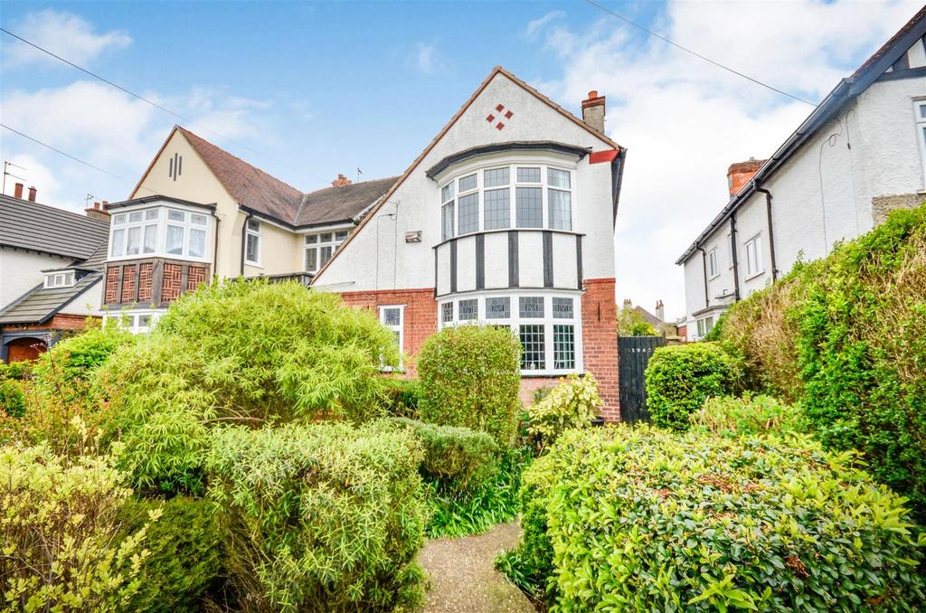 Anlaby High Road, Hull 3 bed semidetached house for sale £300,000