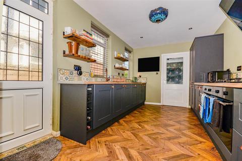 1041 Anlaby Road, Hull, HU4 7PW