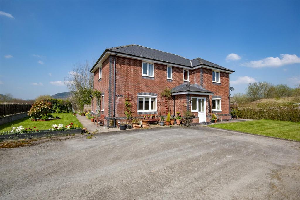 Garth Maldwyn, Caersws 4 bed house for sale £430,000