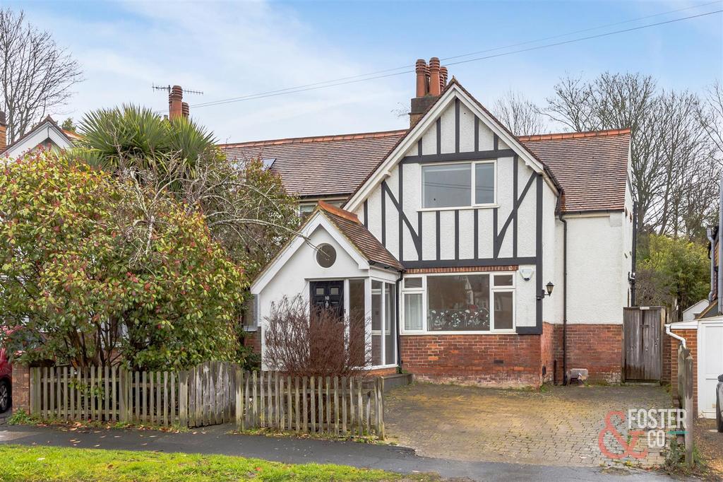 Valley Drive, Brighton 4 bed semidetached house £2,500 pcm (£577 pw)