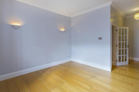 2 bedroom flat to rent, Old Post Office 57 High Street, Southampton