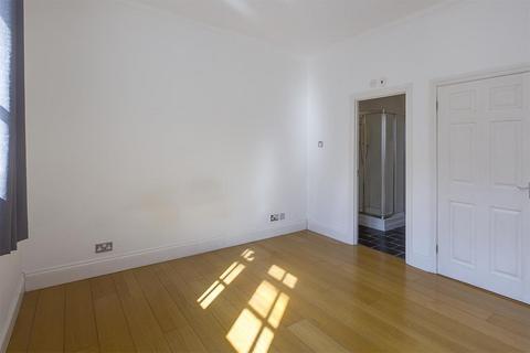 2 bedroom flat to rent, Old Post Office 57 High Street, Southampton