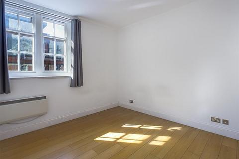 2 bedroom flat to rent, Old Post Office 57 High Street, Southampton