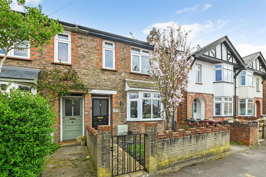 Cambrai Avenue, Chichester 2 bed end of terrace house for sale £400,000