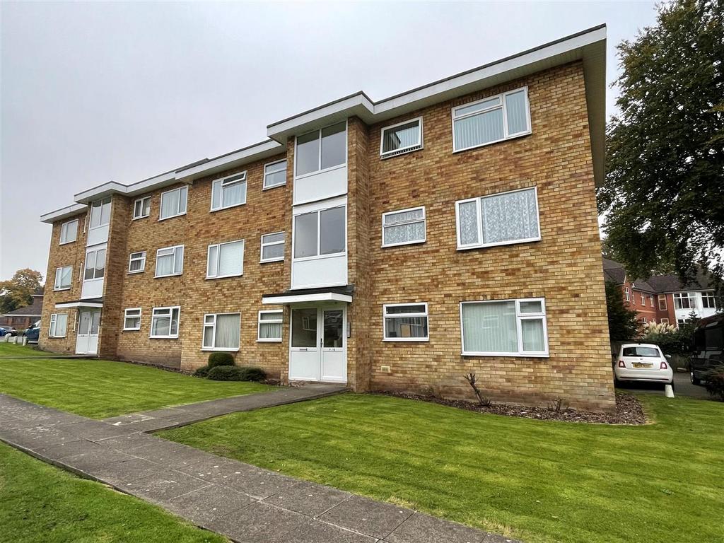 Simon Close, Nuneaton 2 bed apartment £675 pcm (£156 pw)
