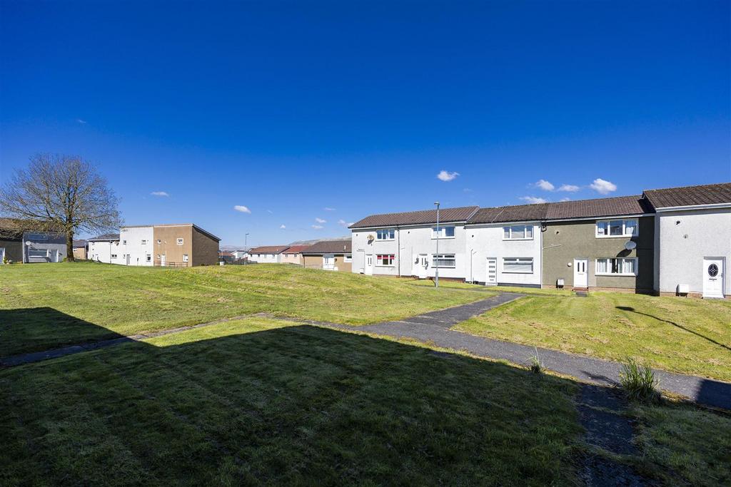 Drumhill, Kirkintilloch 2 bed terraced house £125,000