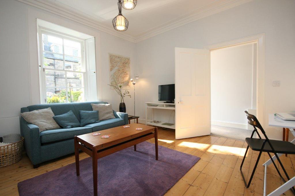 Hugh Miller Place, Edinburgh 1 bed flat £1,600 pcm (£369 pw)