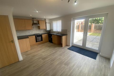 4 bedroom townhouse for sale, Beadnell Grove, Ashington