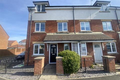 8 Beadnell Grove, Ashington, NE63 8TY