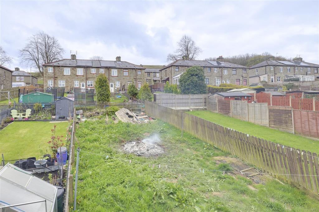 Fallbarn Crescent, Rawtenstall... 3 bed semidetached house £115,000