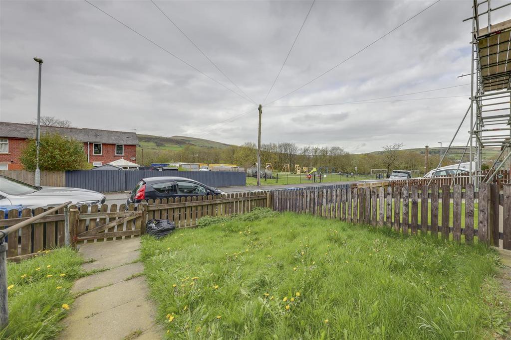Fallbarn Crescent, Rawtenstall... 3 bed semidetached house £115,000