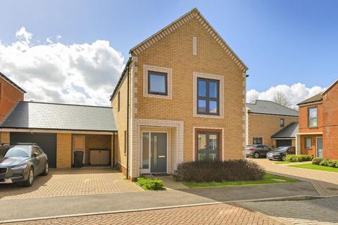 29 Baddlesmere Drive, Kings Hill, West Malling, ME19 4SG