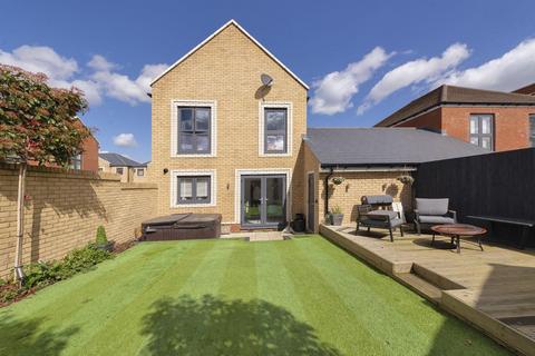 29 Baddlesmere Drive, Kings Hill, West Malling, ME19 4SG