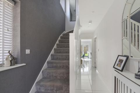 29 Baddlesmere Drive, Kings Hill, West Malling, ME19 4SG