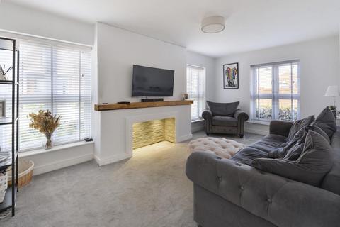 29 Baddlesmere Drive, Kings Hill, West Malling, ME19 4SG