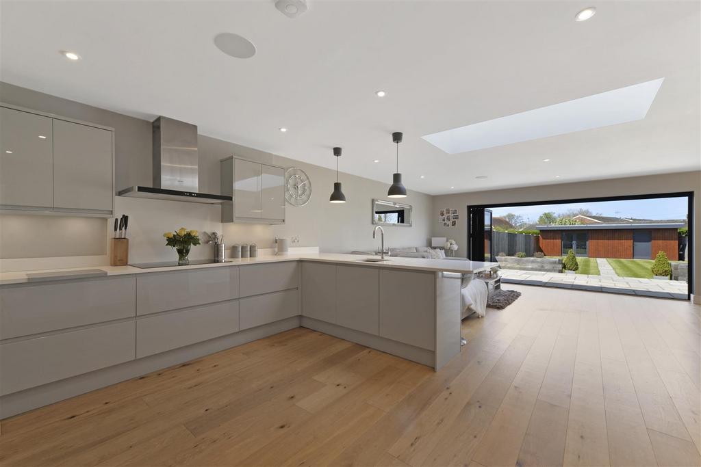 Warrington Road, Paddock Wood, Tonbridge 4 bed semidetached house for