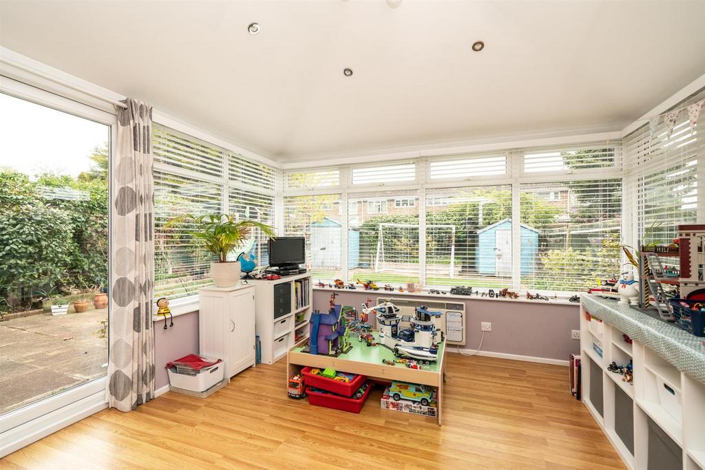 4-Elstree-Road-1009.jpg
